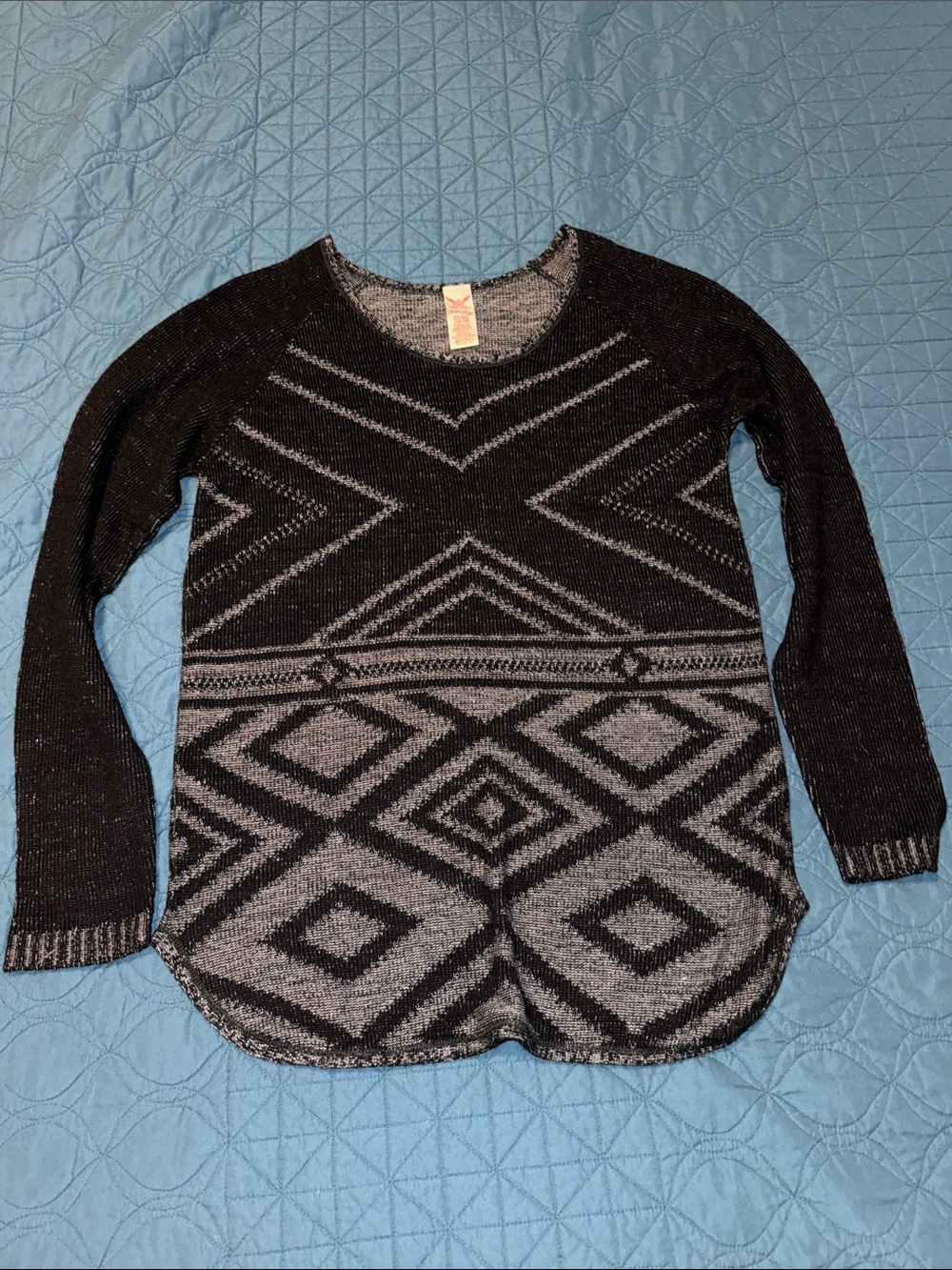 Faded Glory Black & Gray Geometric Crewneck Sweater
